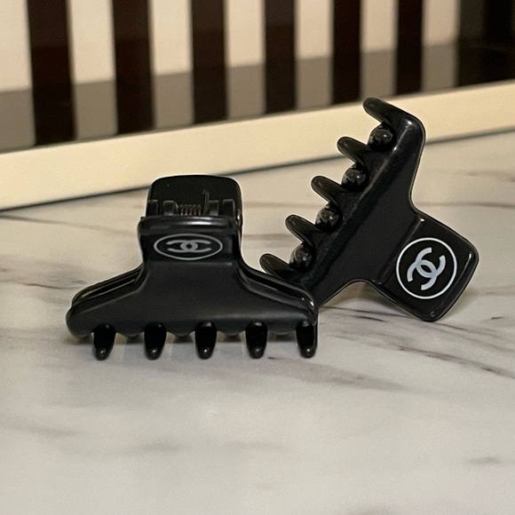 Chanel Mini Hair Clips - set of 2 - Picture 4 of 4